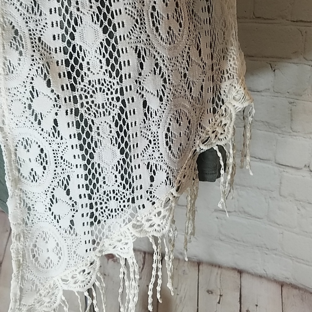 Cream fringe vest - Picture 2 of 6